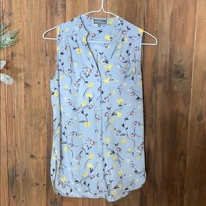 Market and Spruce sleeveless top